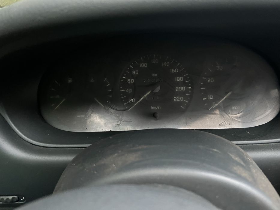 Dezmembrez Renault Megane 1