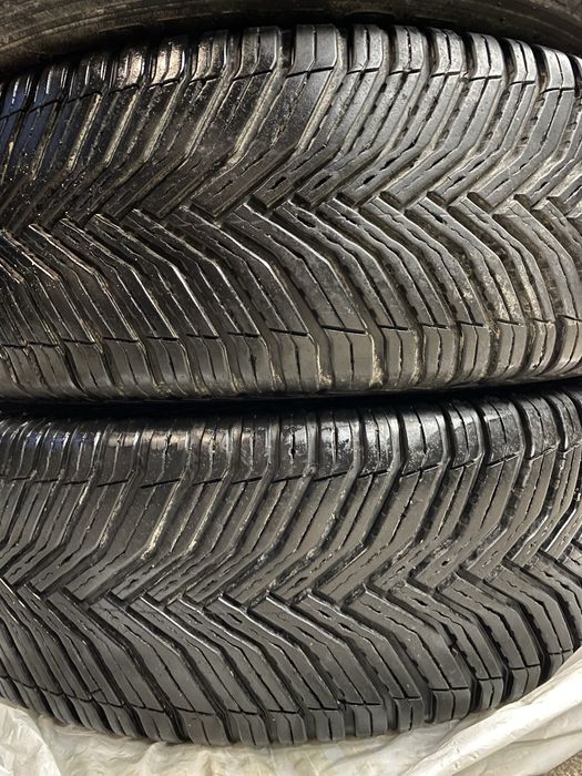 2 зимние шины Michelin 225/60 R18
