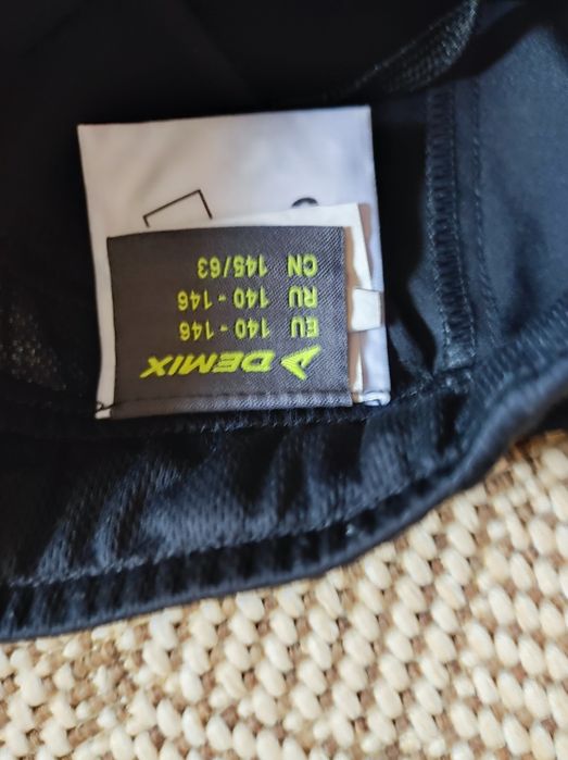 Продам куртки Next на 140 см и 162-164