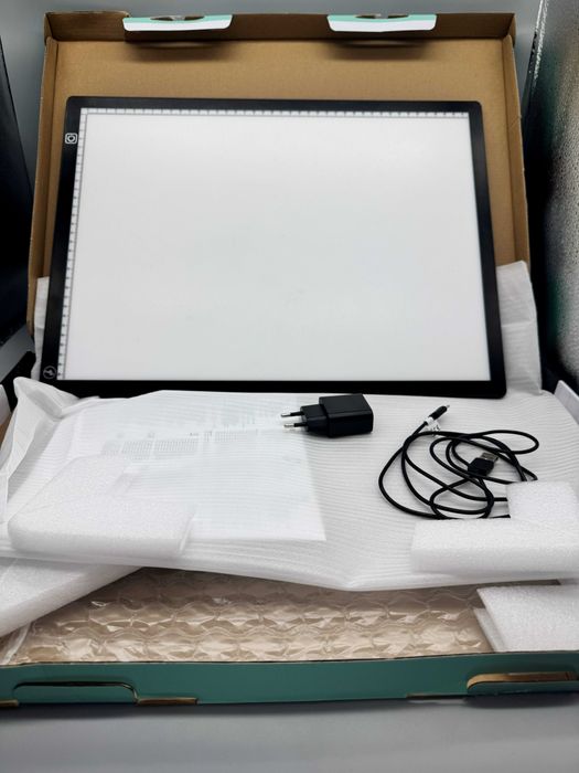 LED Brightpad XL- светлинна подложка за рисуване,скици,размер A3! Нова