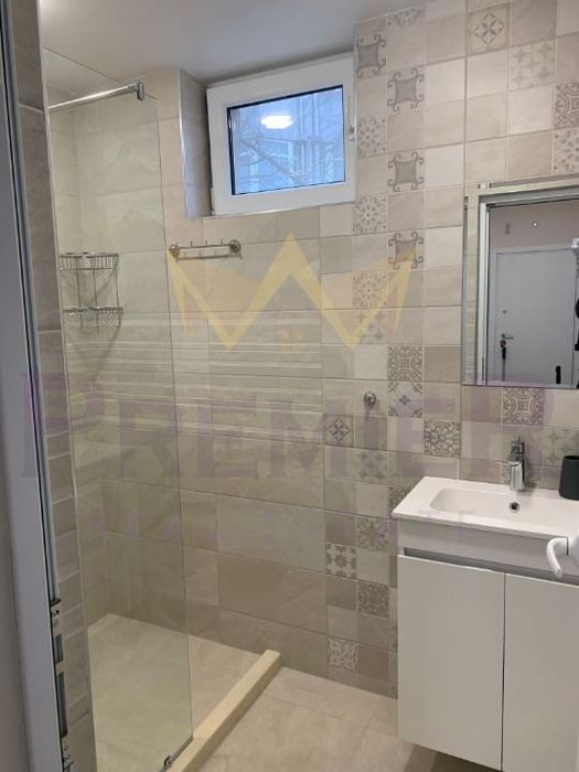 Дава се под наем Тристаен апартамент в Варна, Център - 98 кв.м за 1200 € - Снимка #9