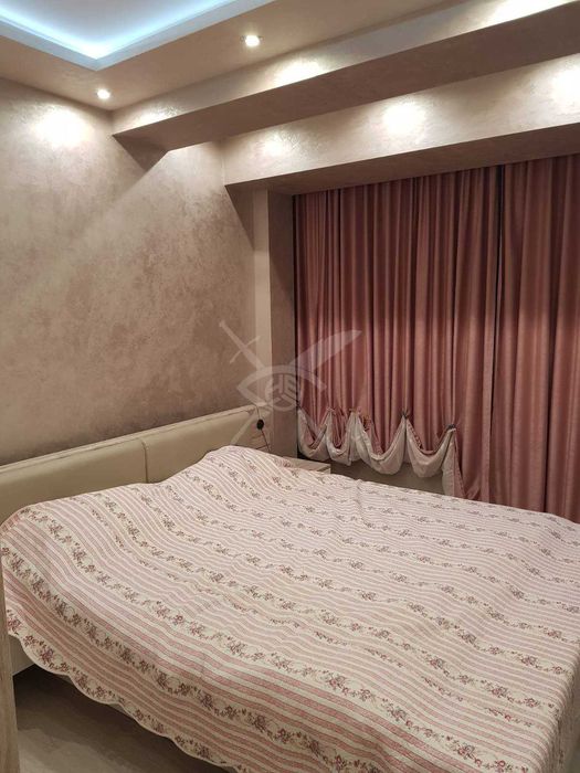 Продава се Многостаен апартамент в Бургас, Център - 132 кв.м за 4197 €/кв.м - Снимка #5