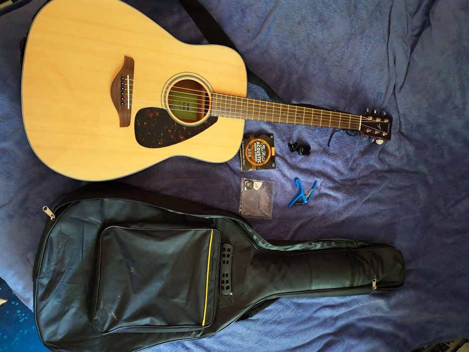 Гитара акустическая