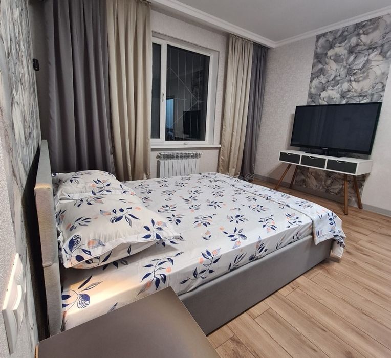 Сдается 1ком квартира посуточно и почасам район Евразия