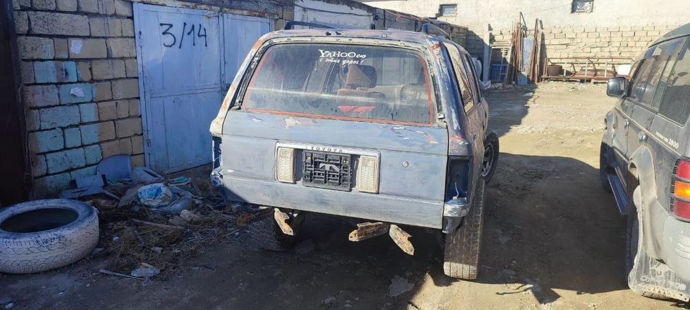Toyota Hilux Surf 1993 года