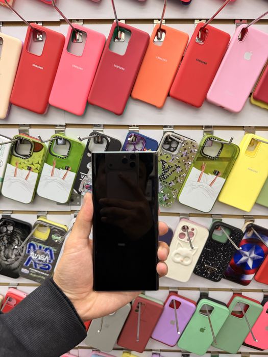 Samsung S22 Ultira 12/512gb