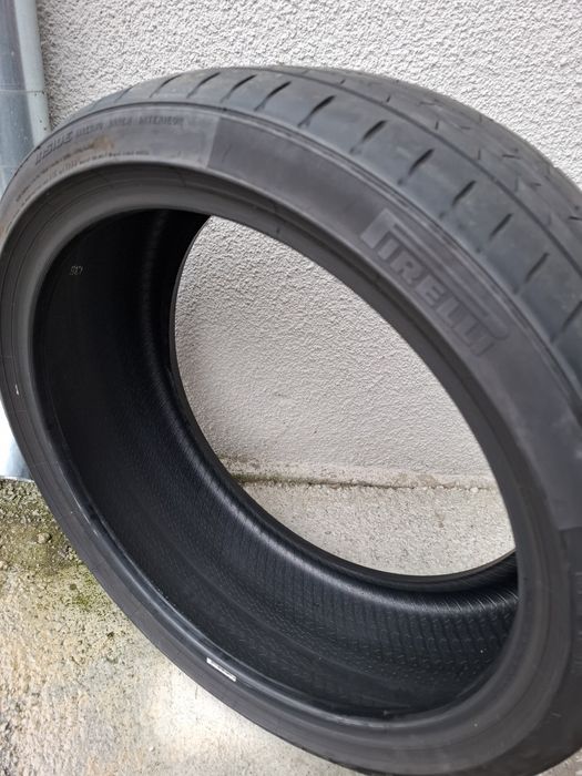 Vând anvelope vara Pirelli