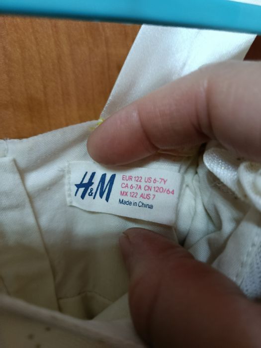 Нарядное платье на девочку