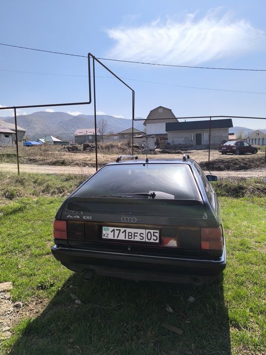 Продам автомобиль АУДИ 100