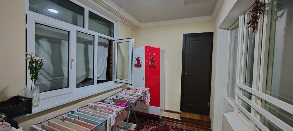 Uy sotiladi Chilonzor T. Sharof M. 1 uy 43 xonadon