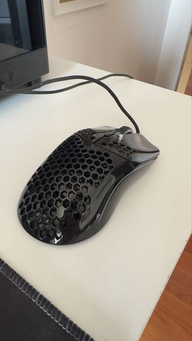 Mouse Glorious Model O Negru Lucios
