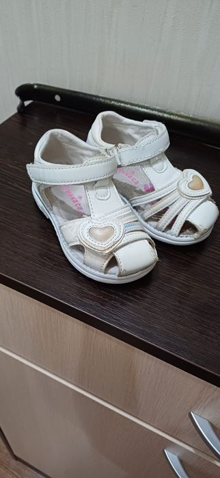 Сандали для девочки 23 рр