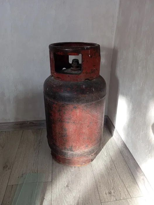 Продам газ плиту