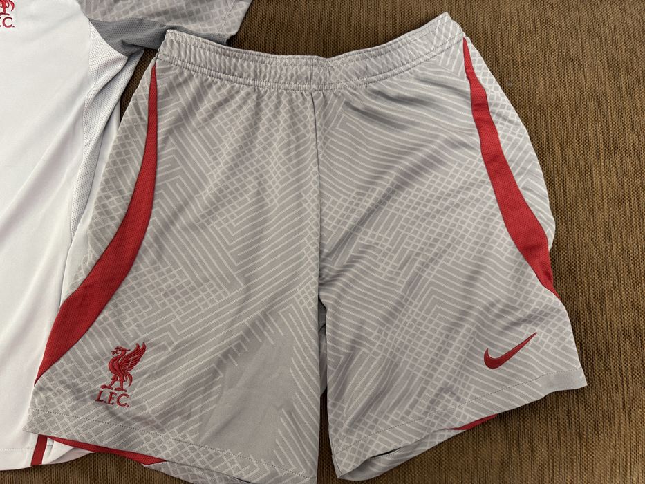 Echipament Nike Liverpool FC antrenament original mărimea M