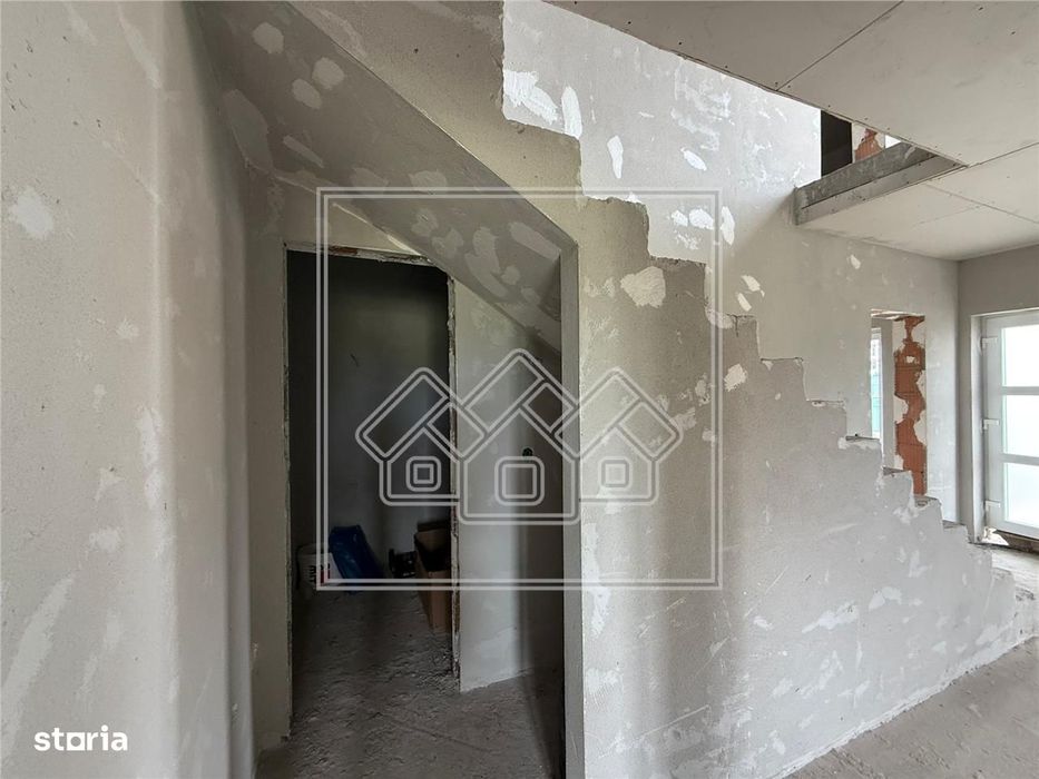 Casa tip duplex in Mohu, 4 camere, 145 mp utili, teren 195 mp