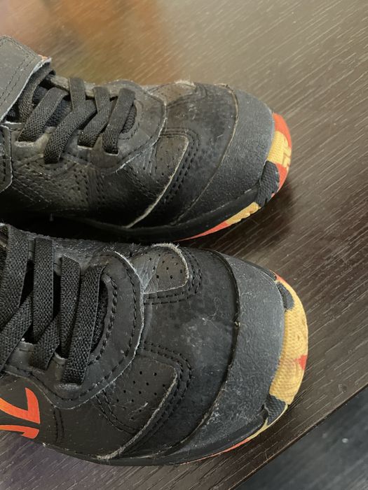 Футболни маратонки за затворени помещения/зали