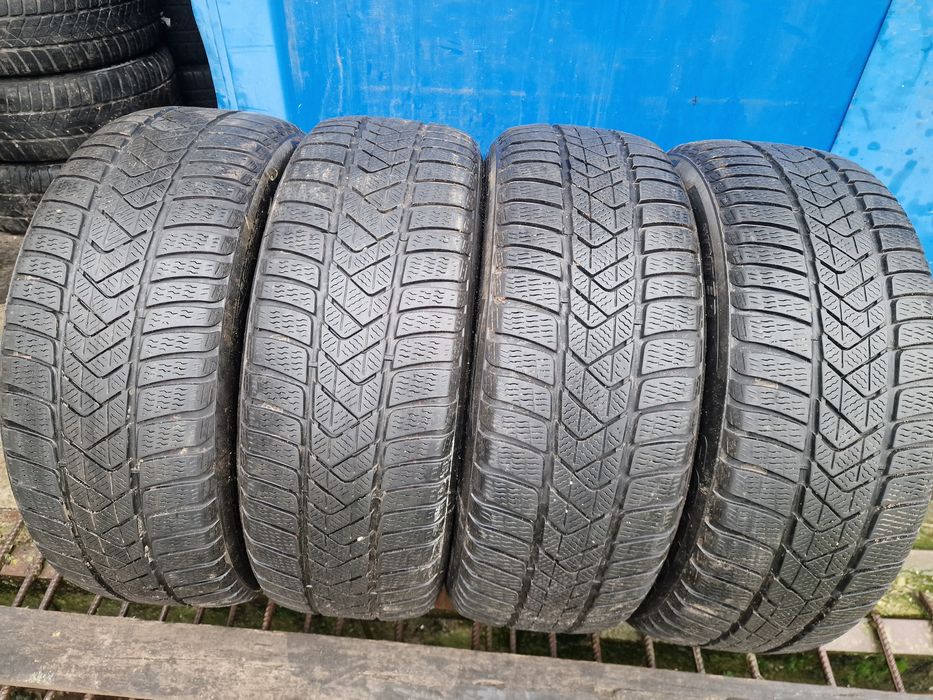 Anvelope 225/55R17 marca Pirelli, DOT 2022, 6 mm