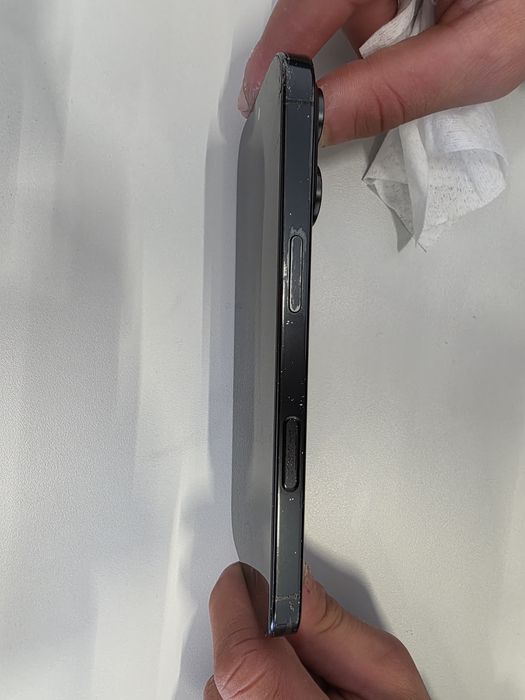 Vand iphone 16 pro titanium black