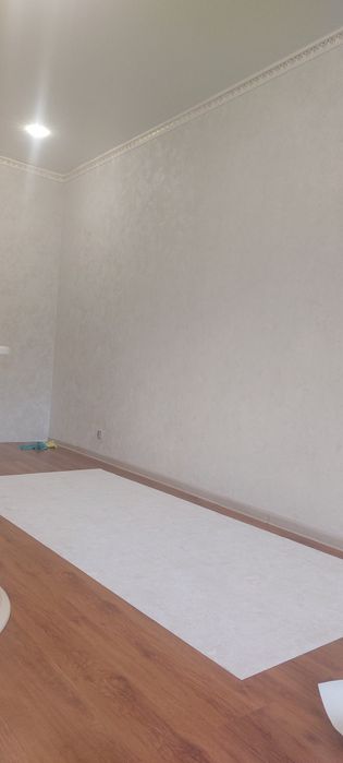 Клею ОБОИ. Галтели.