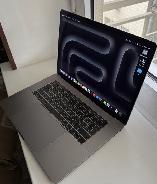 MacBook Pro 15” (2018) sotiladi