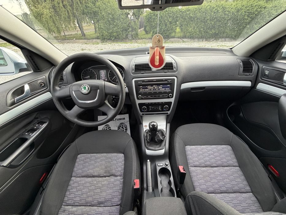 SKODA Octavia 2010 — imagine 5