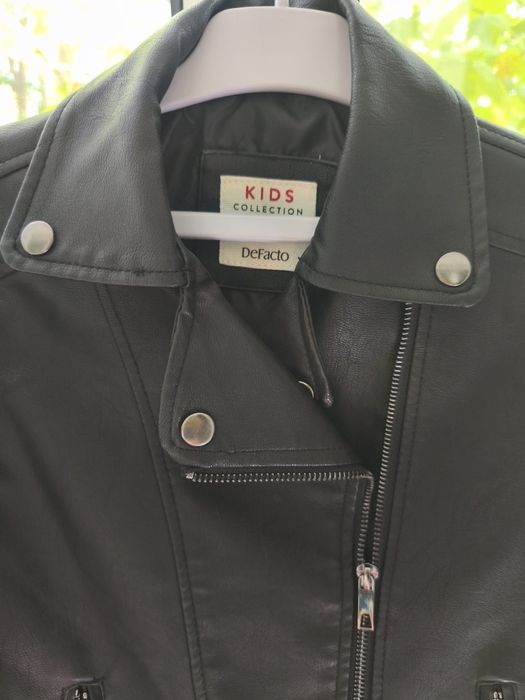 Gata de rock and roll? Geacă de imitație piele, ca nouă, pentru băieți