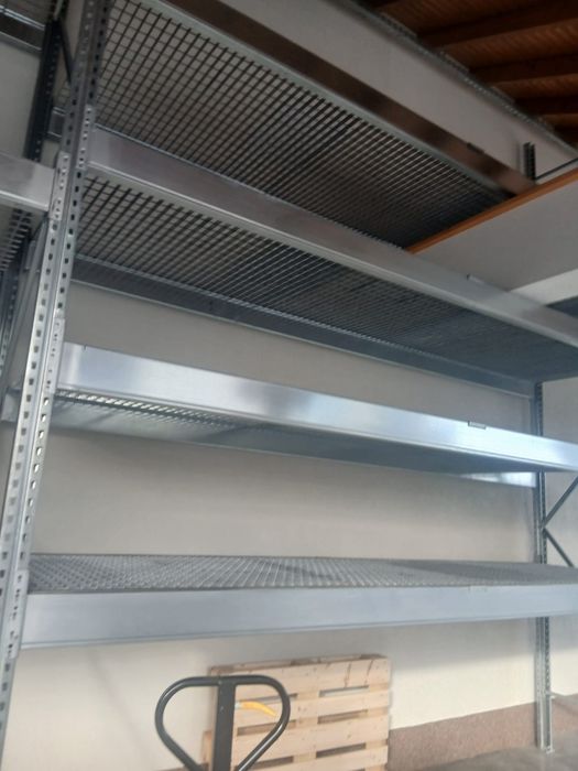 Rafturi metalice