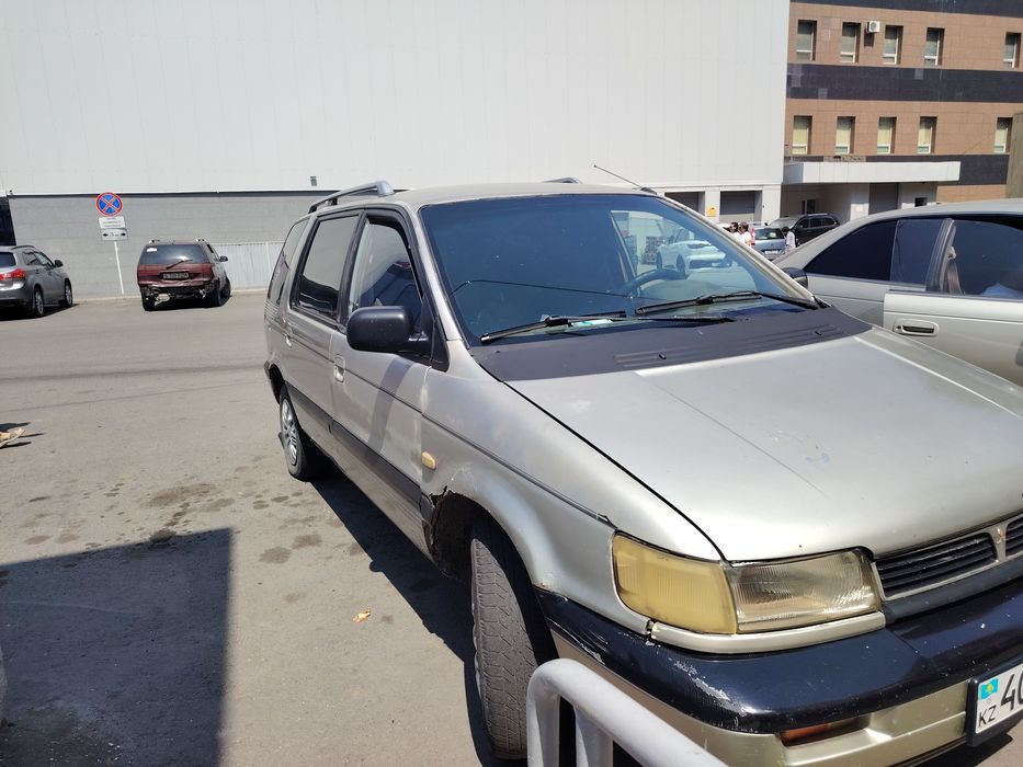 Продам Митсубиси спейс вагон 1992