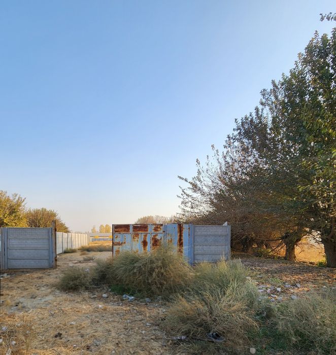 Продаётся земля.