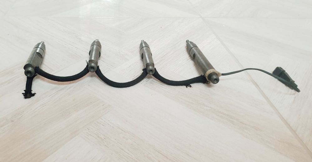 Vând  set injectoare Audi A4 B5 1.9 tdi se potrivesc și pe VW și Skoda