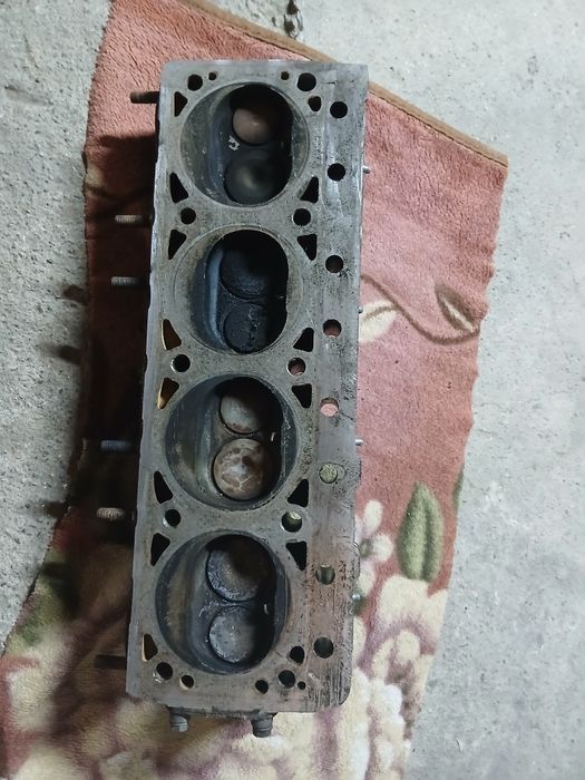 Продам головку 402 двигатель