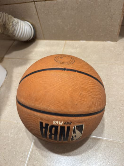 баскетболна топка WILSON NBA DRV