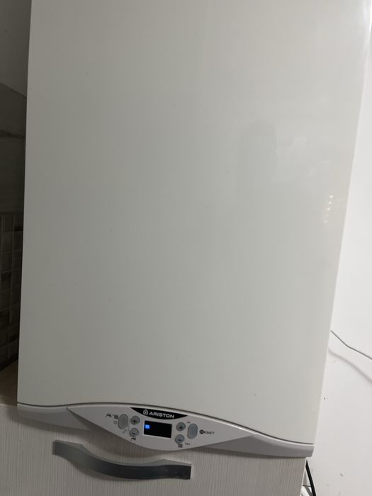 Display Ariston Cares premium 24 kw