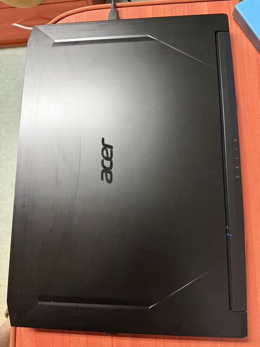 Laptop Acer Nitro 5 AN517 52