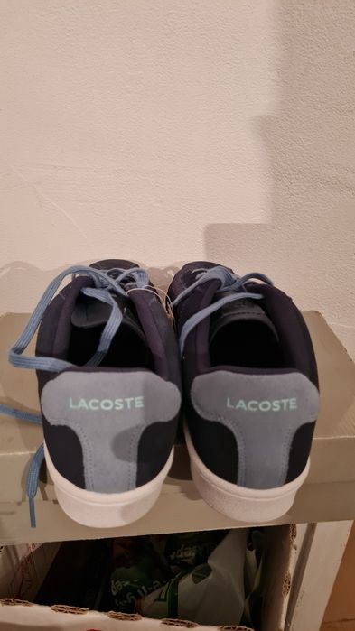 Vând pantofi sport Lacoste