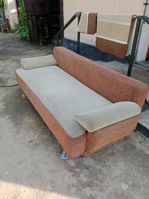 Срочно продам диван