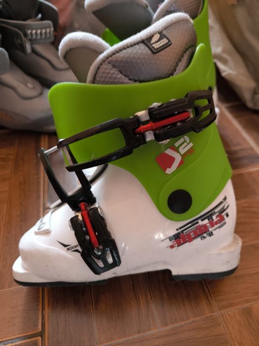 Горнолыжные ботинки детские
