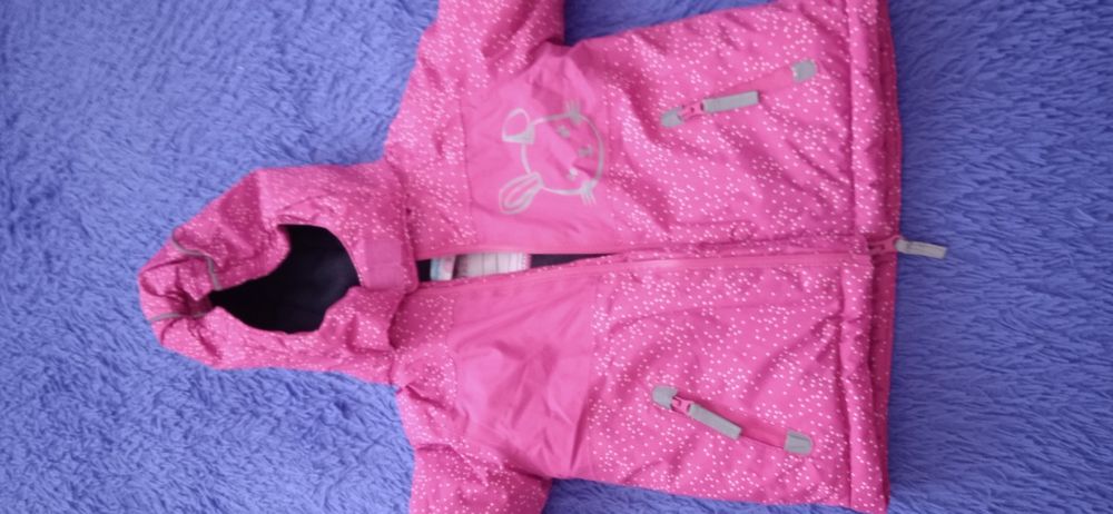 Продам куртку на девочку