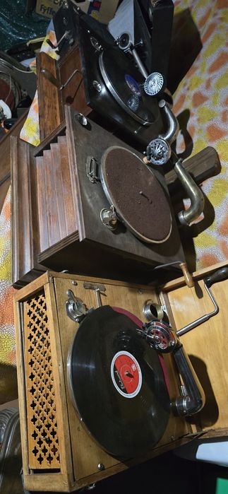 Radio, ceas, obiecte de colectie