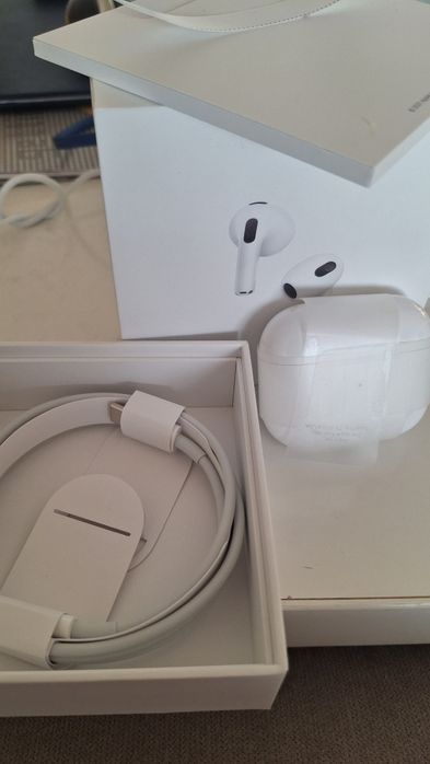 Airpods 3 в идеальном состоянии
