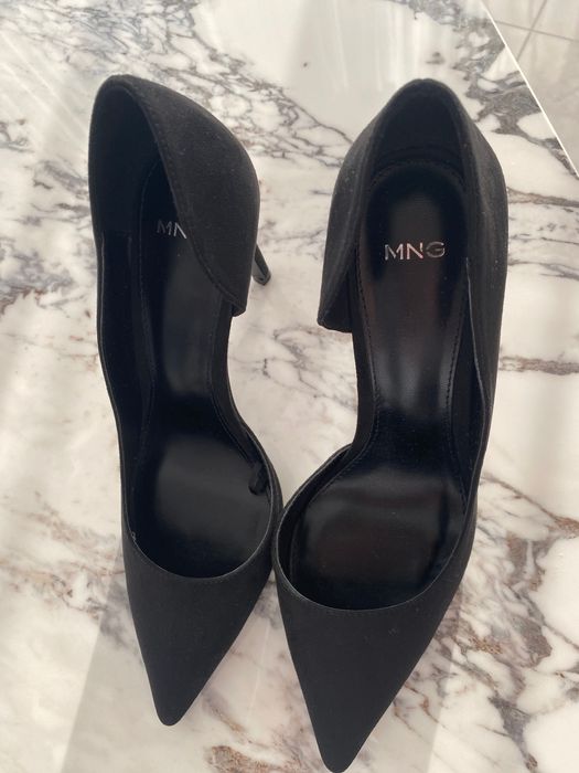 Черни обувки с ток Mango 37