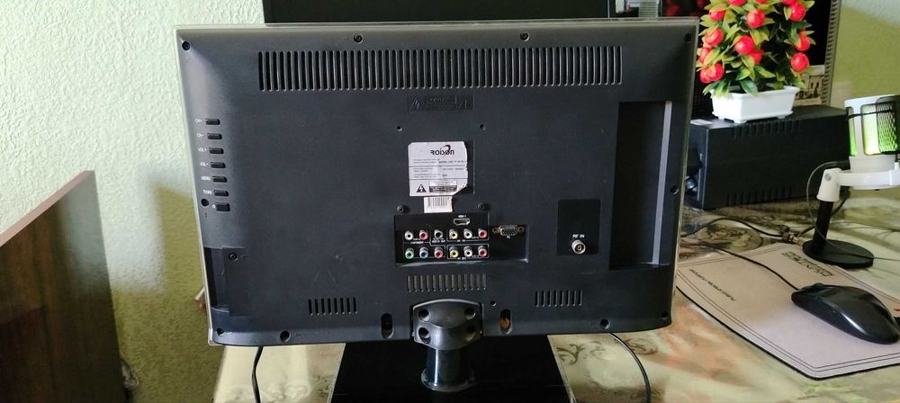 монитор / LED TV HD RI