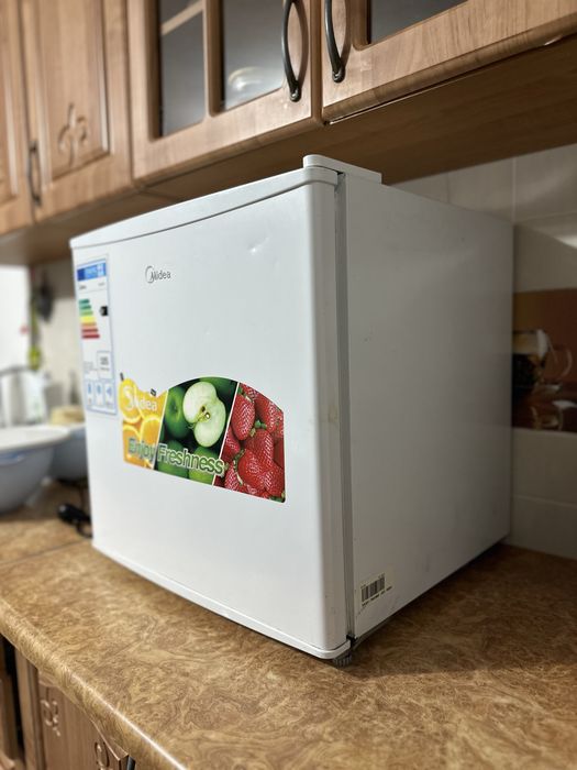 Мини холодильник Midea