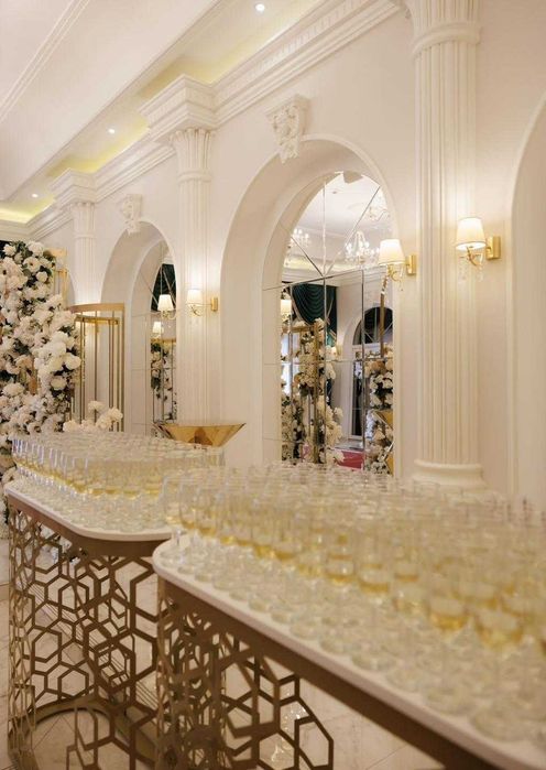 Masa sampanie nunta evenimente aurie - primirea invitatiilor