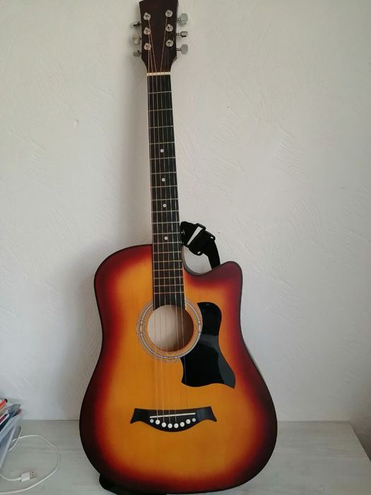 Гитара акустическая 6 струн