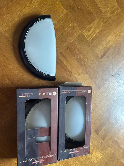 Три аплици от дърво