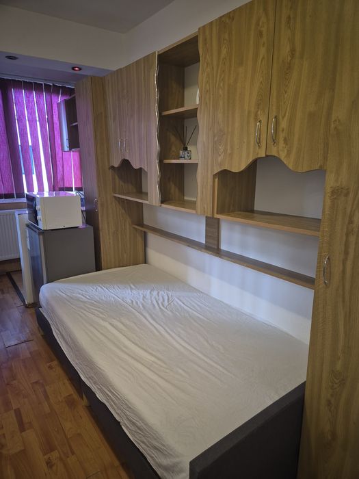 Dau în chirie garsoniera