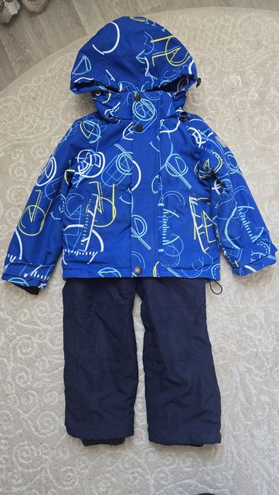 Продам детский костюм на весну