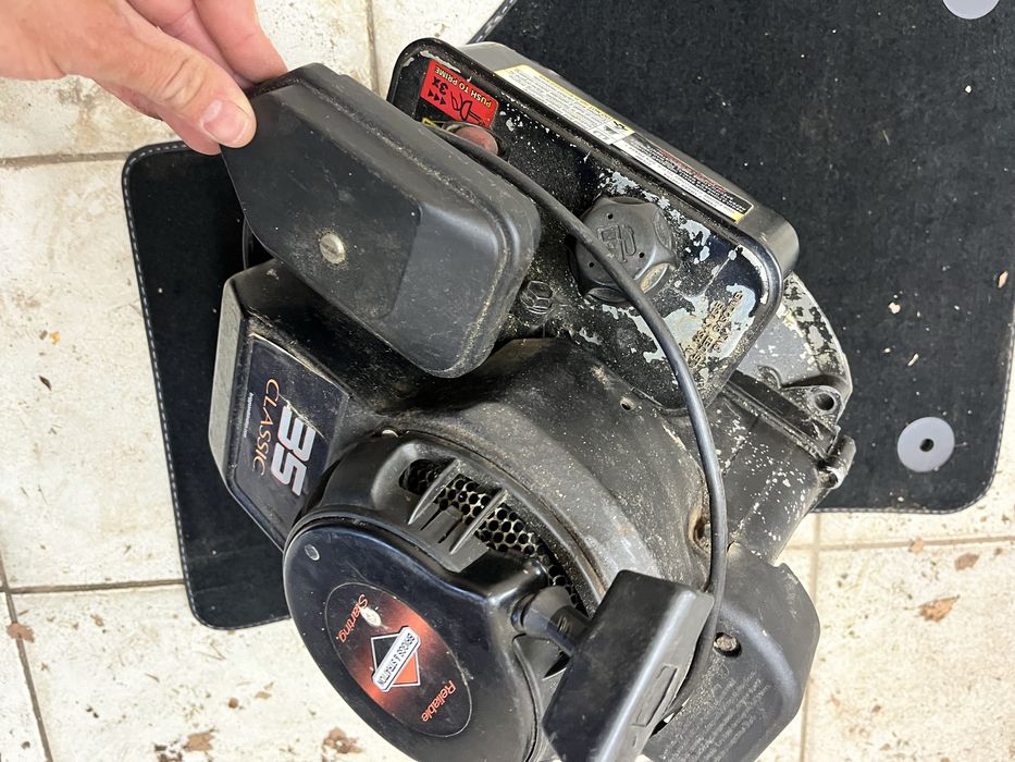 Двигател за косачка Briggs Stratton