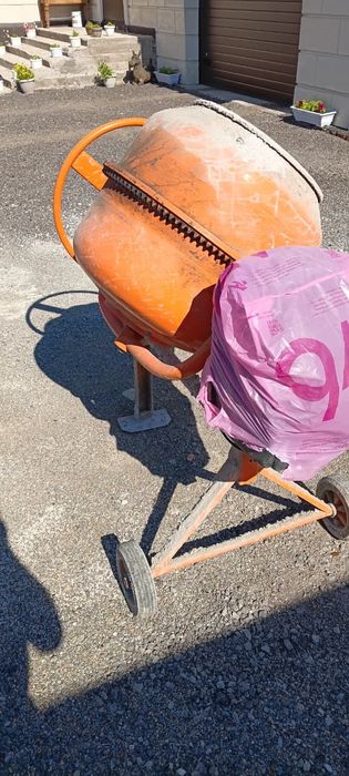Продам бетономешалку